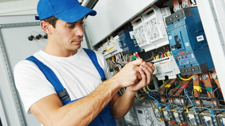 How to Repair Damaged or Loose Electrical Cords